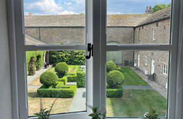 Farmhouse Feels & Peak Views - Foto 12