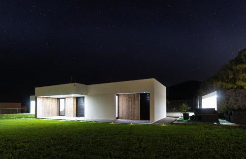 Vila Vicente Jacuzzi, Sauna and Parking - Photo 35