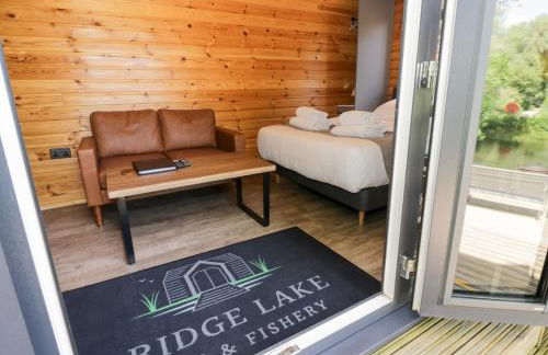 The Shepherds Hut at Bridge Lake Farm & Fishery - Foto 14