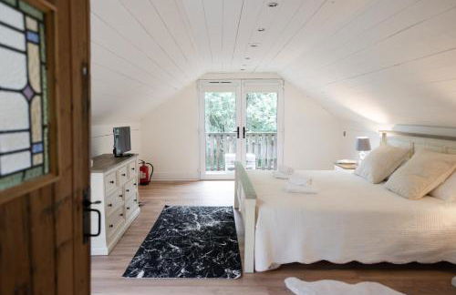 Lilly Lodge; nestled within the forest. - Foto 40