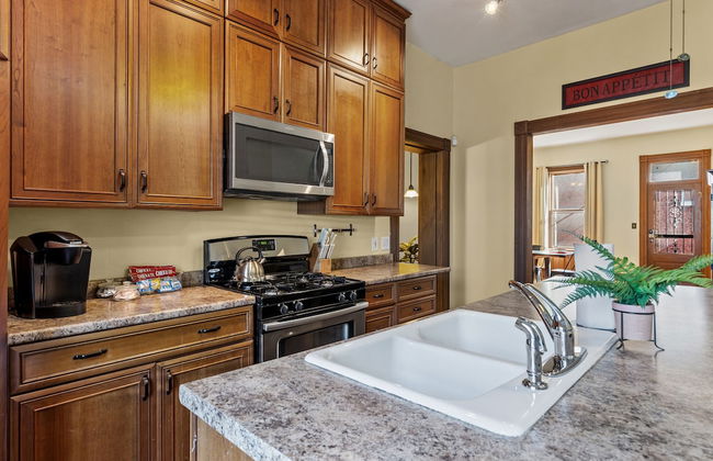 The Marquis Manor | JZ Vacation Rentals - Photo 12