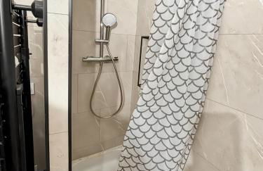 Gîte Rénové - Vue Imprenable Montagne - 2 Chambres - Photo 18