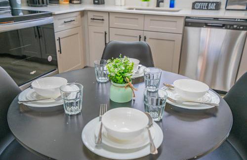 Trendy 1BD Walk to Westgate Pool Gym WD - Foto 25