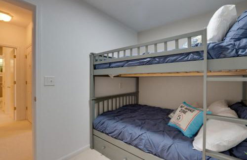 Lakeside Gravois Mills Home w/ Boat Slip + 4 Decks - Foto 56