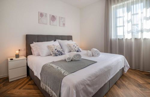 Villa Fiora, a beautiful and modern villa with a pool - Foto 3