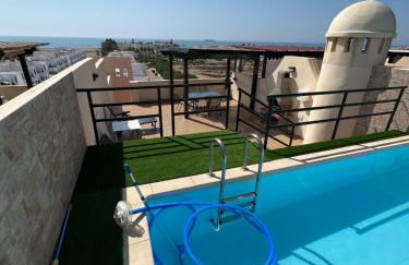 Ático con piscina privada vistas al mar. - Foto 1