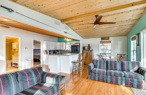 Fish and Boat on Lake of the Ozarks Waterfront Home - Foto 3