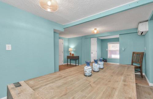Sleep a Group of 7 in this Spacious Galveston Studio - Minutes to Beach! - Foto 15