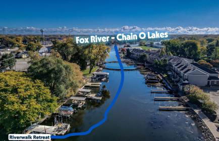 3BR 2BTH Waterfront Vacation Rental on Riverwalk to Downtown McHenry with Pier - Foto 63