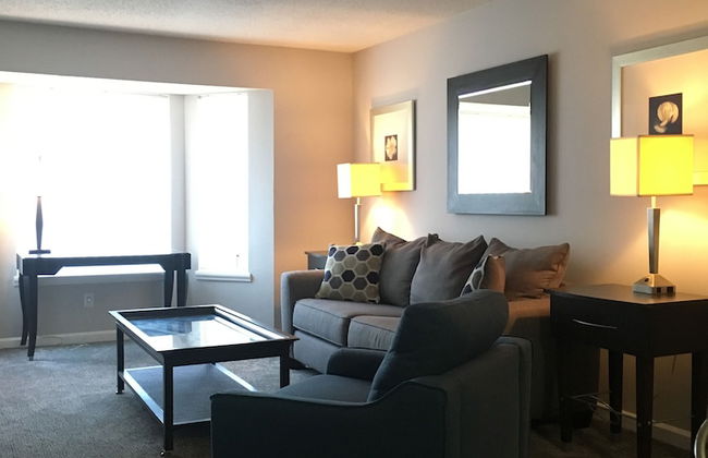 Ambassador Inn And Suites - Photo 10