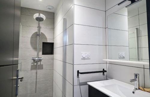 Gîte authentique et confortable avec vaste terrain et vue imprenable à Saint-Privat-d'Allier - FR-1-582-478 - Foto 12