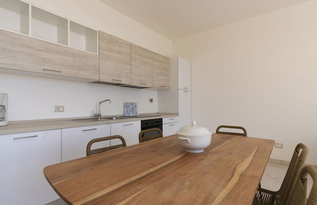 3 bedroom Apartment in San Bartolomeo al Mare with garden - Photo 9