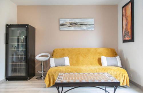 Plain pied climatisé piscine idéalement situé - Foto 10