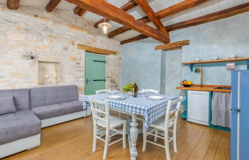 1 Bedroom Beautiful Apartment In Zminj - Photo 13