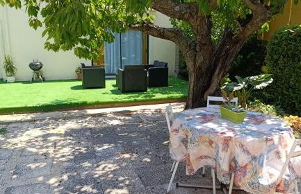 Studio climatisé-terrasse-Netflix-jardin à 10 min de Cassis - Foto 7