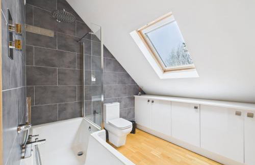 The Factory Barn with Hot Tub - Foto 10