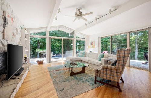 Bright 4BDR Home by Lake MI Arcadia Bluffs Portage Lake 2832 - Photo 2