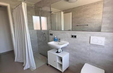 Großes Apartment 74m2 mit Balkon & Parkplatz - Steakhouse Esmeralda - Photo 8