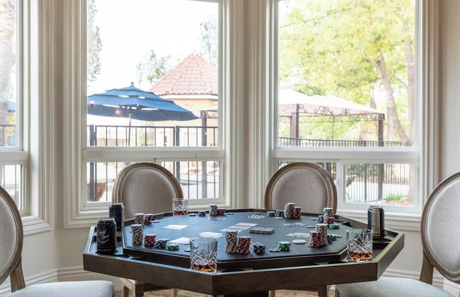 Wilson Creek Manor By Avantstay Sleeps 10! Amazing Estate w/ Pool & Game Room - Photo 11