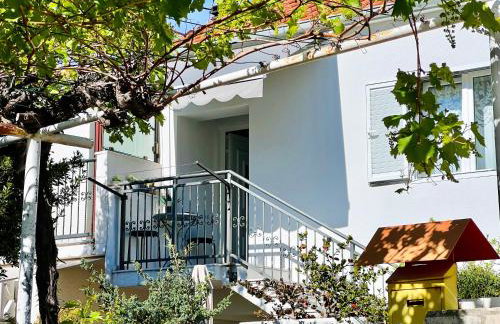 Sunny Apartment - Photo 32