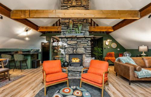 Modern A Frame Cottage - Photo 21