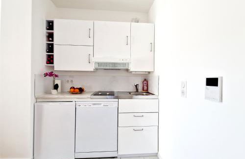 Stylish Stay Near Paris - 850m to Subway RER A - Netflix T1-4P - Foto 10