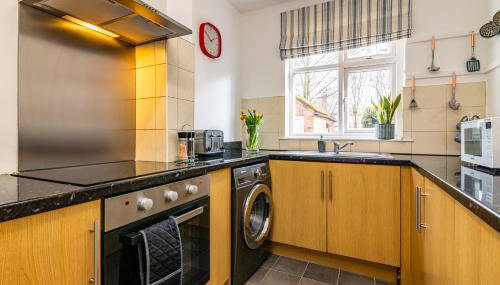 Lovely 4BDR home- Off street parking sleeps 7 - Foto 3, stove, pet friendly, toaster