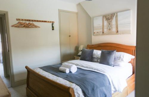 Cosy Dog Friendly Cottage with Woodburner & Garden - Photo 3