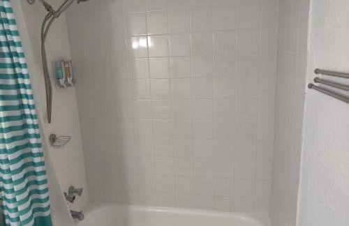 Beautiful 2-Bedroom Condo Near Universal and other Orlando Attractions, King Bed & Wi-Fi - Foto 20