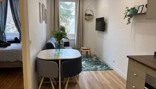 Élégant T2 à Bron, Tramway à 2min, Box Parking, 4Personnes - Photo 5