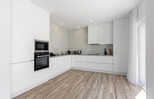 Modern Villa with Private Pool Near Baleal Beach - Photo 25