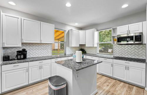 Lilburn Gateway with Game Loft, Fire Pit, Stone Mountain - Foto 22