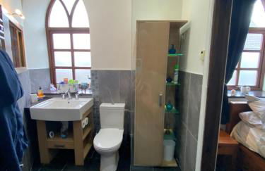 Converted chapel - Sant Pedr Newydd with sea views from garden - Photo 29