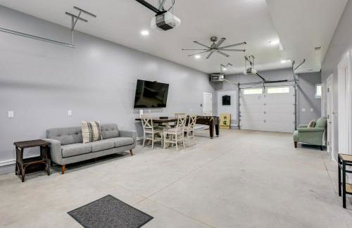 Pet Friendly Higgins Lake Home Firepit and Yard - Foto 3