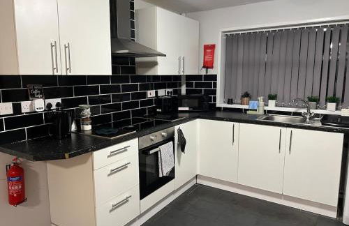4 En-Suite Rooms-Walk to Warwick Hospital-Ideal for Professionals & Contractors - Foto 17