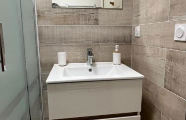 Joli studio cozy, balcon, Cité des Congrès, Gare Sud - Photo 9