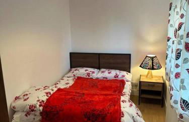 3 Bed House Sleeps 8 -Near Heathrow -Free Parking - Foto 25