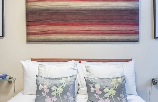 Canary Wharf Luxury Apartments - Photo 35