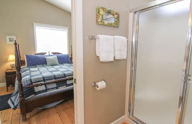 Lola's Lighthouse - Photo 8