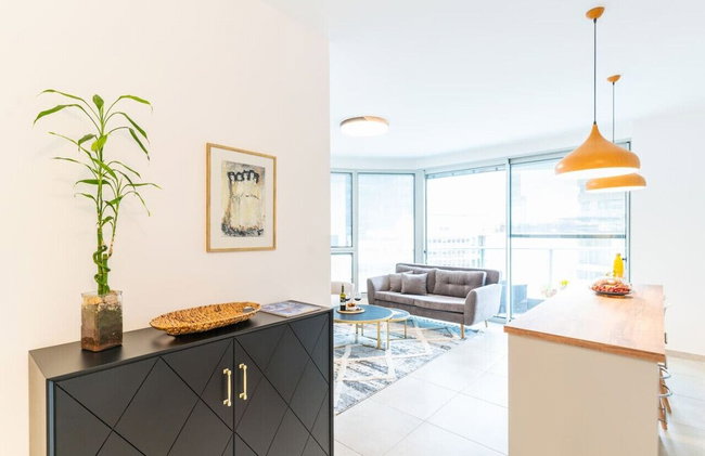 MAMAD - Sunlit Urban Escape with Balcony by Sea N Rent - Photo 9