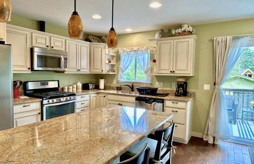 Bigfork Lake Getaway - Photo 18