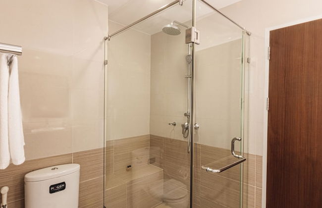 First Choice Grand Suites - Photo 27