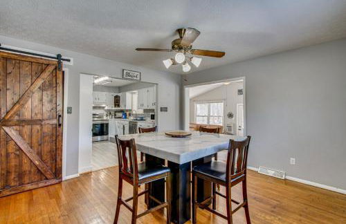 Peaceful Retreat with Private Hot Tub in New Albany - Foto 2