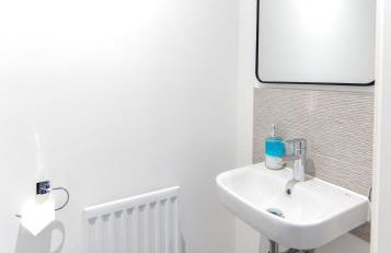 Stylish 2 Bedroom House - Village Location - Foto 32