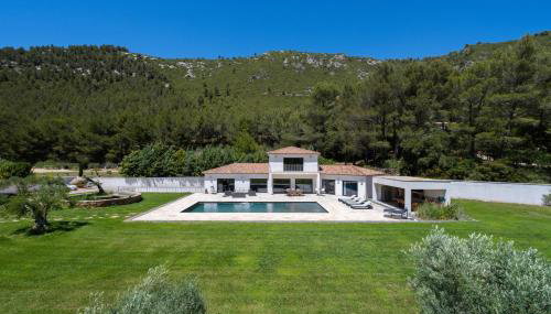 VILLA KOÏ CASTELLET*PISCINE*SPA*SALLE DE SPORT*CINÉMA* - Foto 3, Garden view