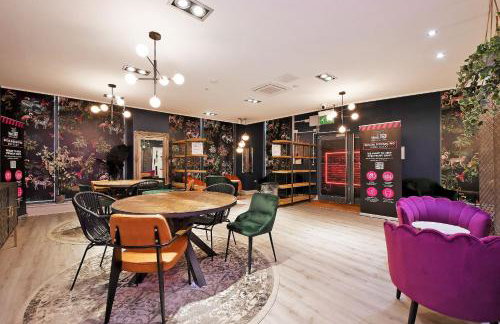 Deluxe City Centre Studio Apartment with Balcony & City Views - FREE WIFI NETFLIX, GYM ACCESS - WESTONE - Photo 13