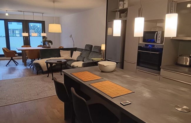 City Center Modern Retreat - Photo 13