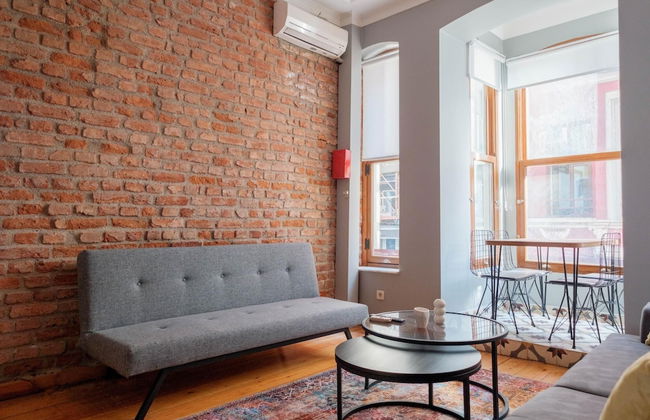 Rustic Stone Flat 5 min to Taksim Square - Photo 12