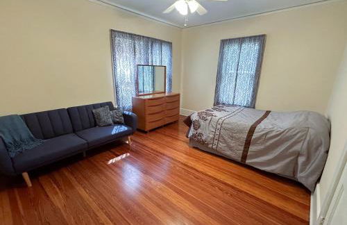 Adorable 1920s home near UF stadium sleeps 10 - Foto 18