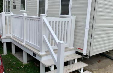 New 2 bed holiday home with decking in Rockley Park Dorset near the sea - Photo 22